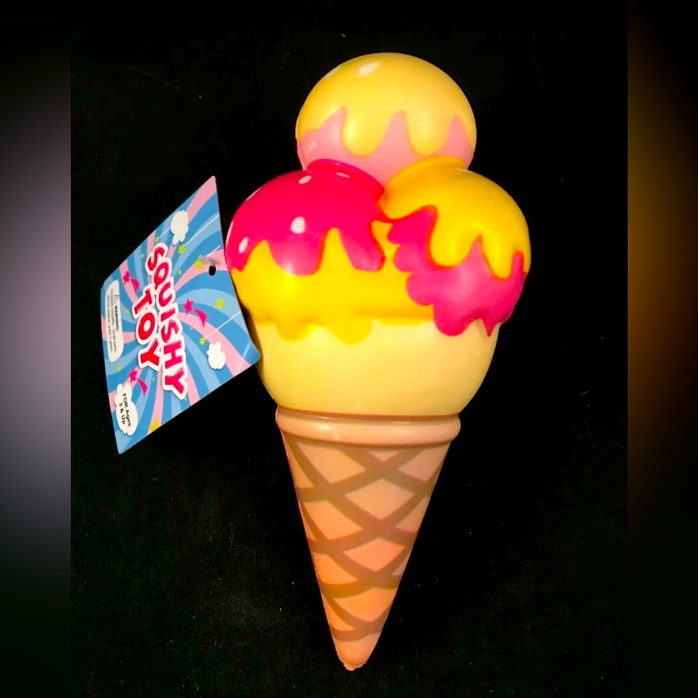 🍦COLORFUL ICE CREAM CONE SQUISHY TOY 🍦